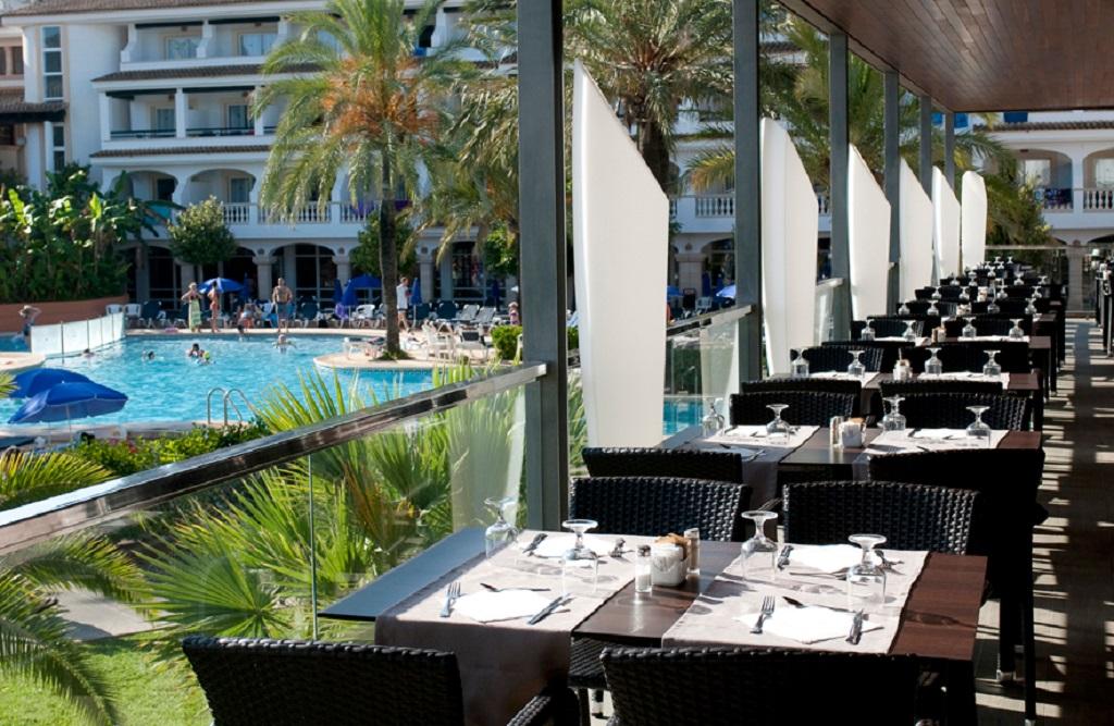 Hotel Beachclub Font De Sa Cala Eksteriør billede