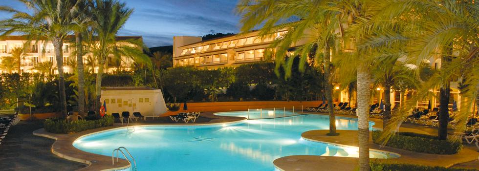 Hotel Beachclub Font De Sa Cala Eksteriør billede