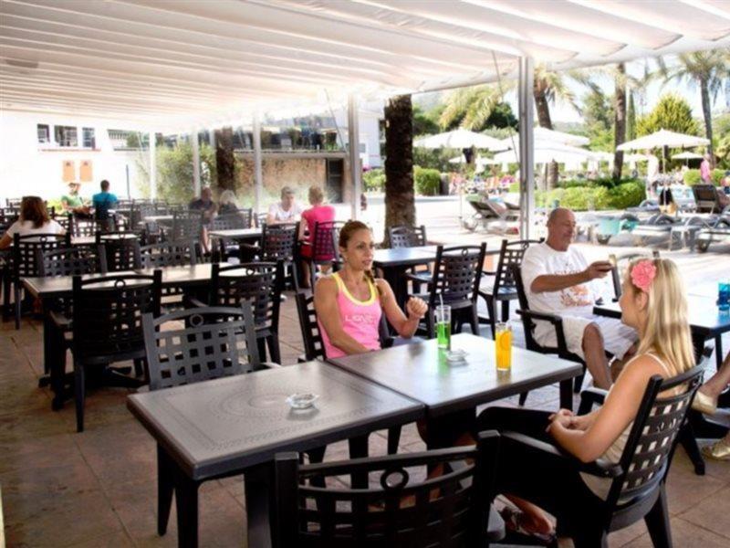 Hotel Beachclub Font De Sa Cala Eksteriør billede