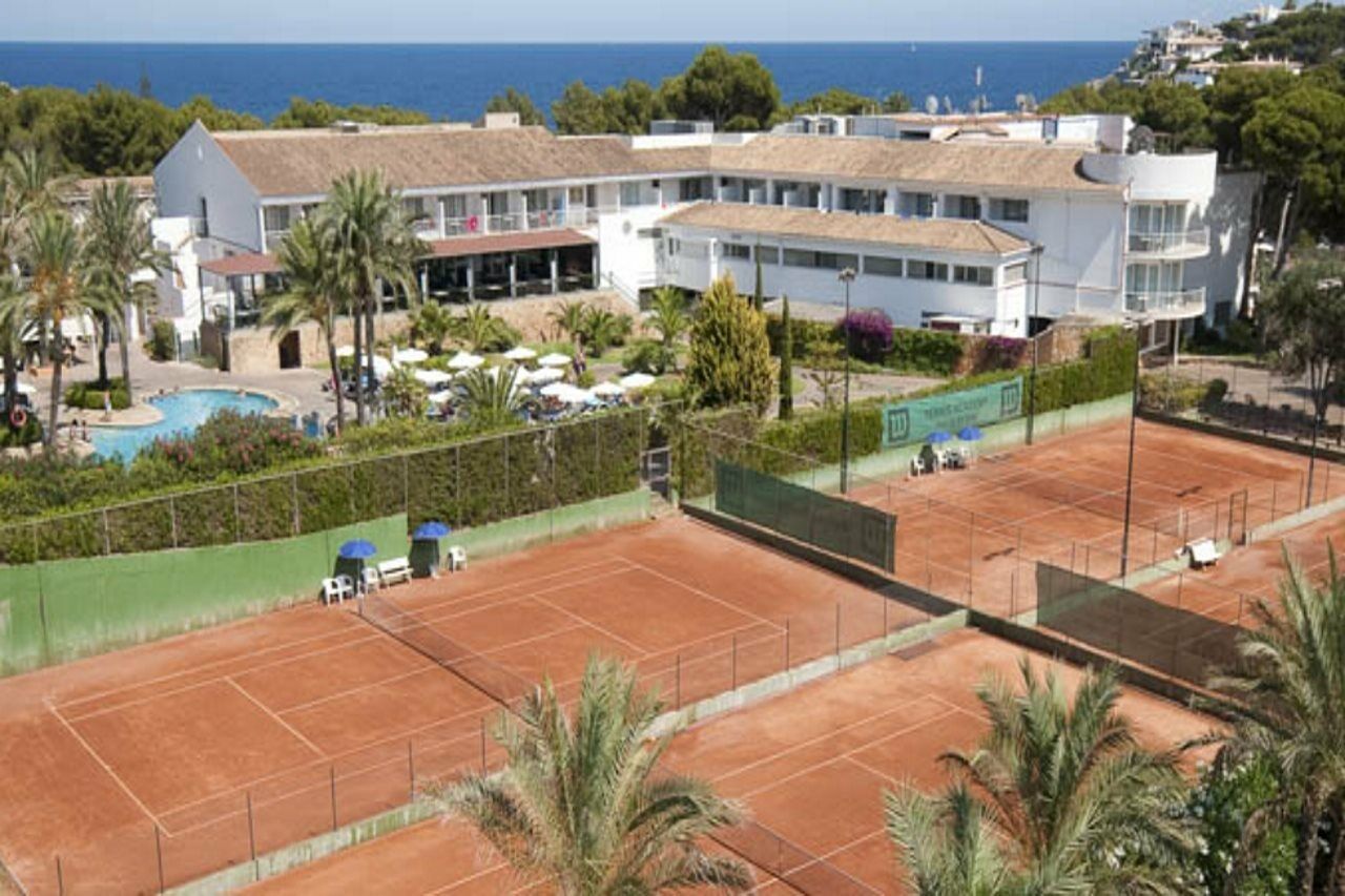 Hotel Beachclub Font De Sa Cala Eksteriør billede